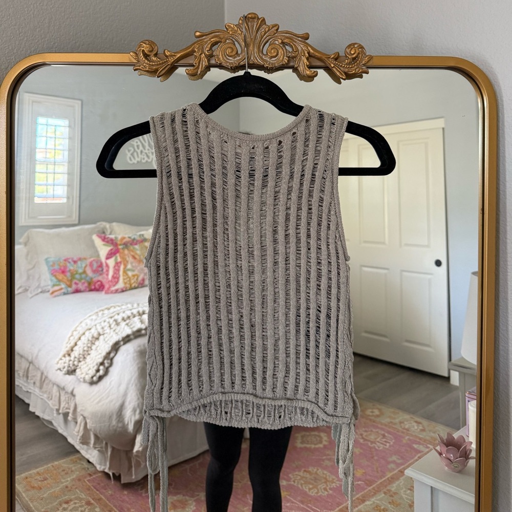 NWT H&M Olive Knit Sleeveless Top 💚